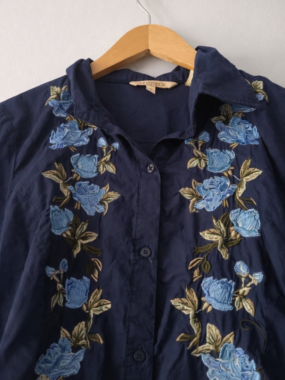 Stetson Blue Sheer Embroidered Floral Western Button Down Shirt Lightweight M - Picture 3 of 7